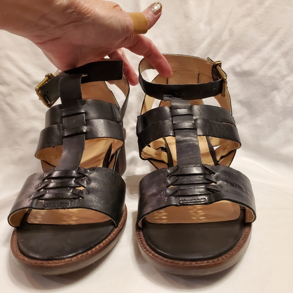 Sandals w/ heels  Black leather Size 10
